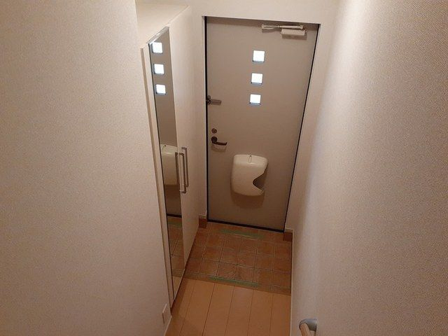 メゾンドエスポワールの玄関