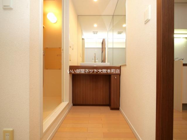 KDX堺筋本町レジデンスの独立洗面台
