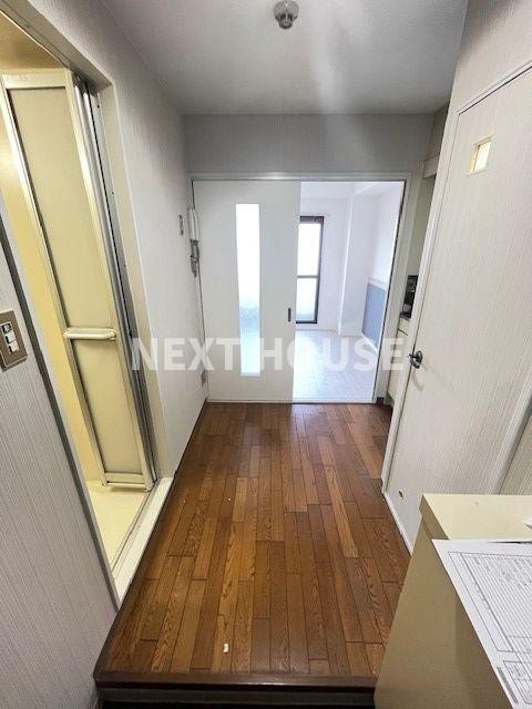 シャルマン昭和町の玄関