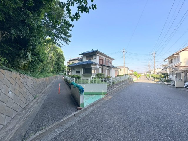 狭山市柏原　建築条件なし売地　西武新宿線『狭山市駅』バス15分　【柏原小学区】の前面道路含む現地写真
