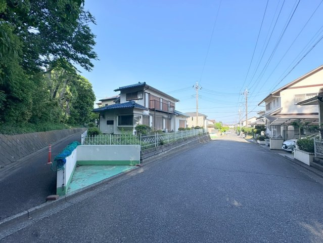 狭山市柏原　建築条件なし売地　西武新宿線『狭山市駅』バス15分　【柏原小学区】の前面道路含む現地写真
