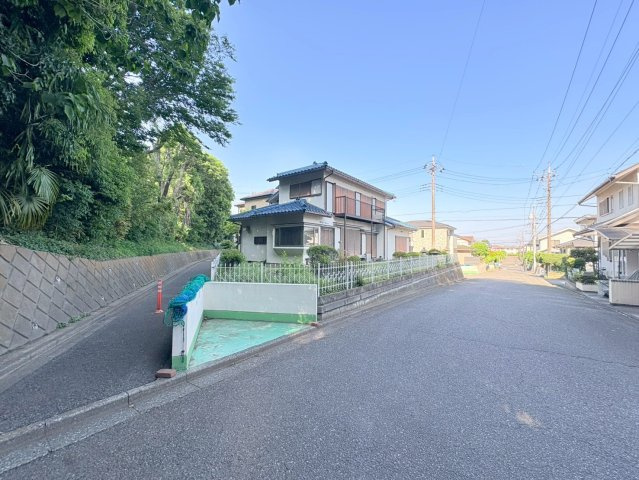 狭山市柏原　建築条件なし売地　西武新宿線『狭山市駅』バス15分　【柏原小学区】の前面道路含む現地写真
