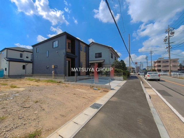 【前面道路含む現地写真】の画像