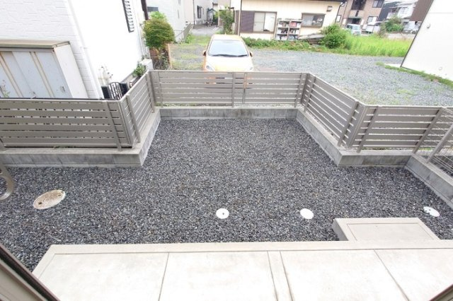 リビングタウン富木島 Aの庭
