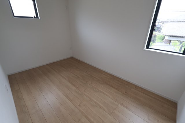 《仲介手数料無料》西区大字佐知川381-14新築一戸建てケイアイグレイスの洋室|2階 5.2帖