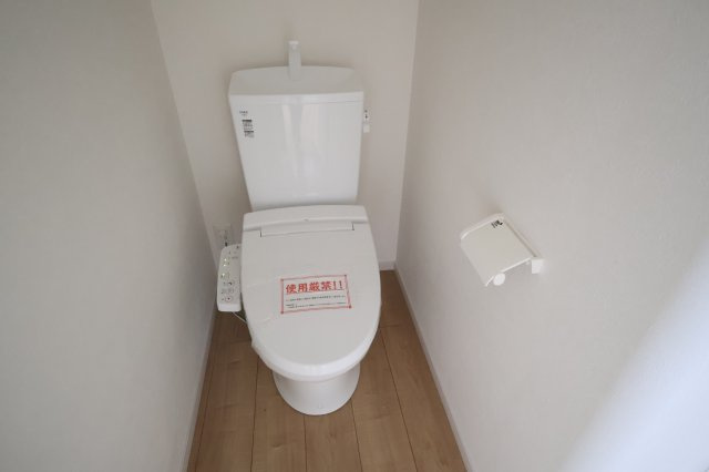 《仲介手数料無料》西区大字佐知川381-14新築一戸建てケイアイグレイスのトイレ|2階