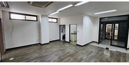 堺市中区深阪　貸店舗 [物件番号：1004746] の居間・リビング