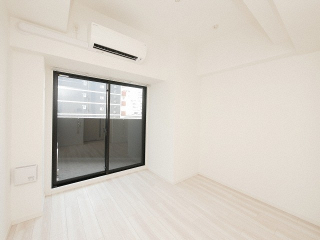 S-RESIDENCE堺筋本町Unoの洋室