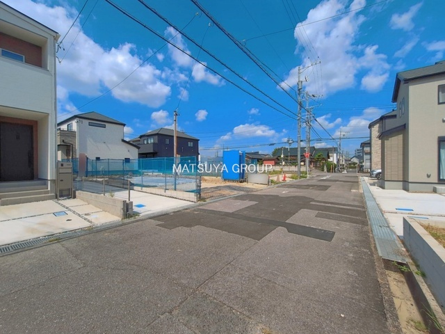 【前面道路含む現地写真】の画像