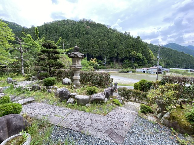 【中古】 跡なき庭に 丹波市青垣町大名草の中古一戸建 清流と山に囲まれた、丹波の原風