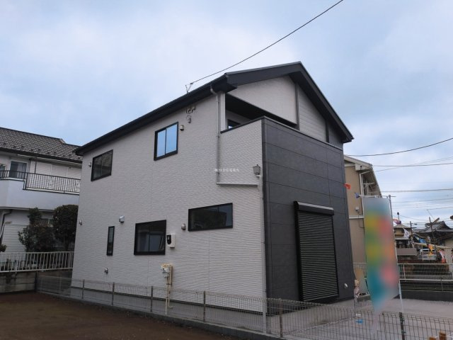 ふじみ野市亀久保３丁目の新築一戸建の外観|陽当りが良く開放的な広いルーフバルコニー付き♪