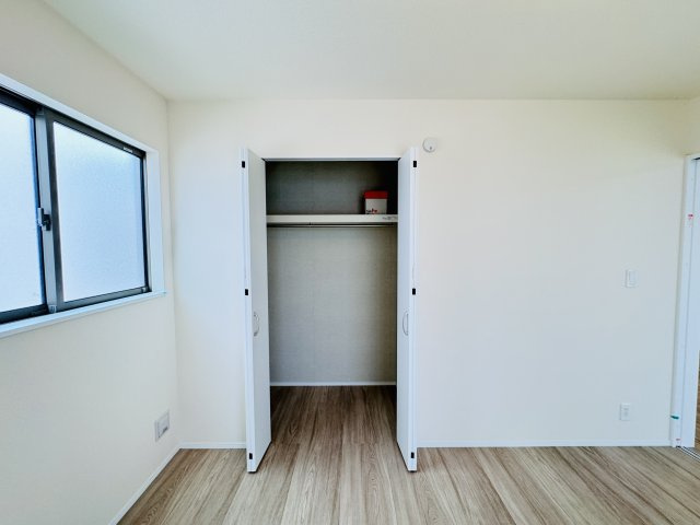 市川市大野町３丁目新築戸建の収納|1F6帖洋室収納