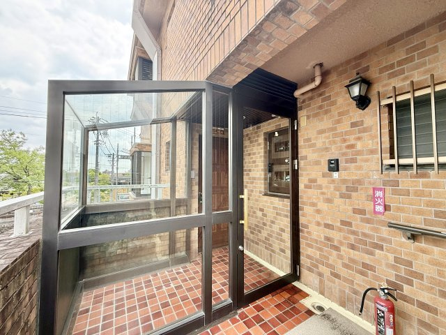 三旺マンション城山の玄関