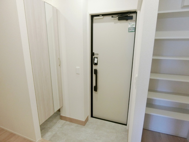 【玄関】Ｄ－ＲＯＯＭ六十人町　Ａ