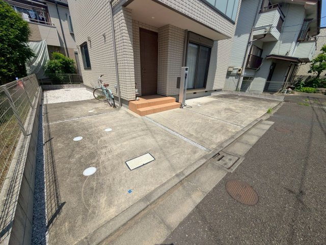 下連雀3丁目ヘーベルハウスの駐車場