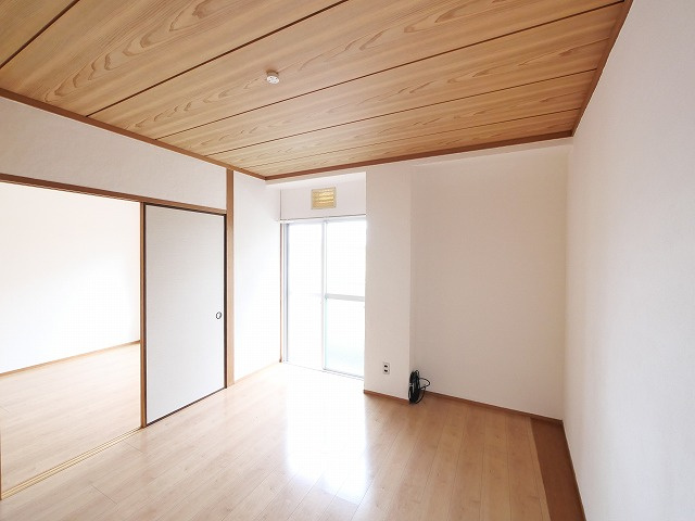 コーワマンションの洋室|スタンダードな洋室です