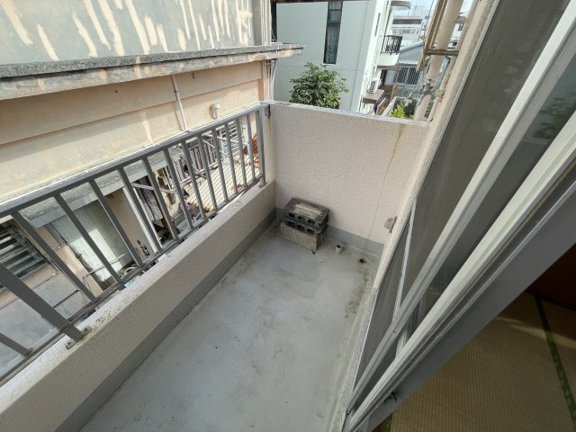 糸満中村貸家のバルコニー