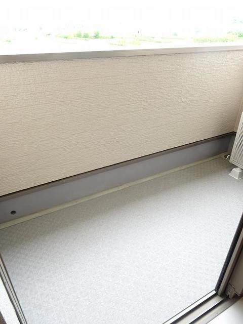 ウィステリアタウン　Ⅷのバルコニー