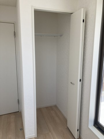 クレイドルガーデン前橋市稲荷新田町第３　２号棟の収納|２階洋室１収納です