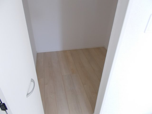クレイドルガーデン前橋市稲荷新田町第３　２号棟の収納|２階洋室2収納：ウォークインクローゼットです。