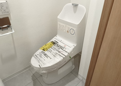 【トイレ】 | 東建座間ハイツ２ | トイレは大きさや形、機能、抗菌性などが異なる多種多彩なタイプが各メーカーから出ています。それぞれに良さがあるため、事前にどういったタイプのトイレがいいのかをご家庭内で決めて、内見に行くといいでしょう。