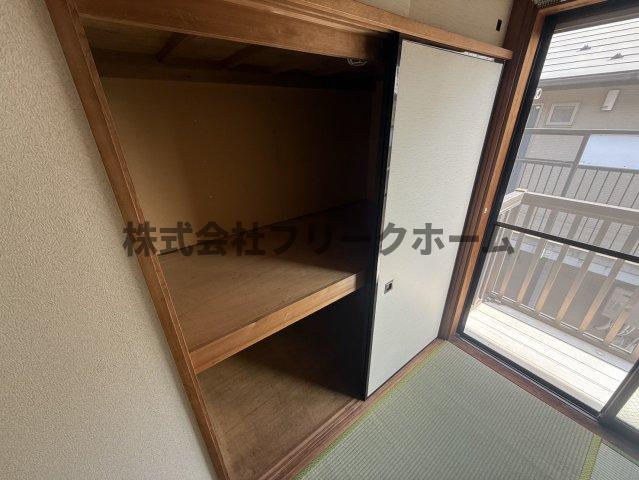 小金井市梶野町２丁目のアパートの収納