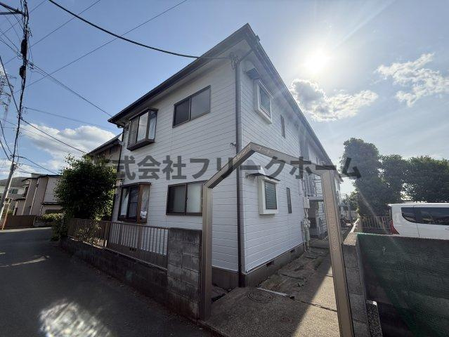 小金井市梶野町２丁目のアパートのエントランス