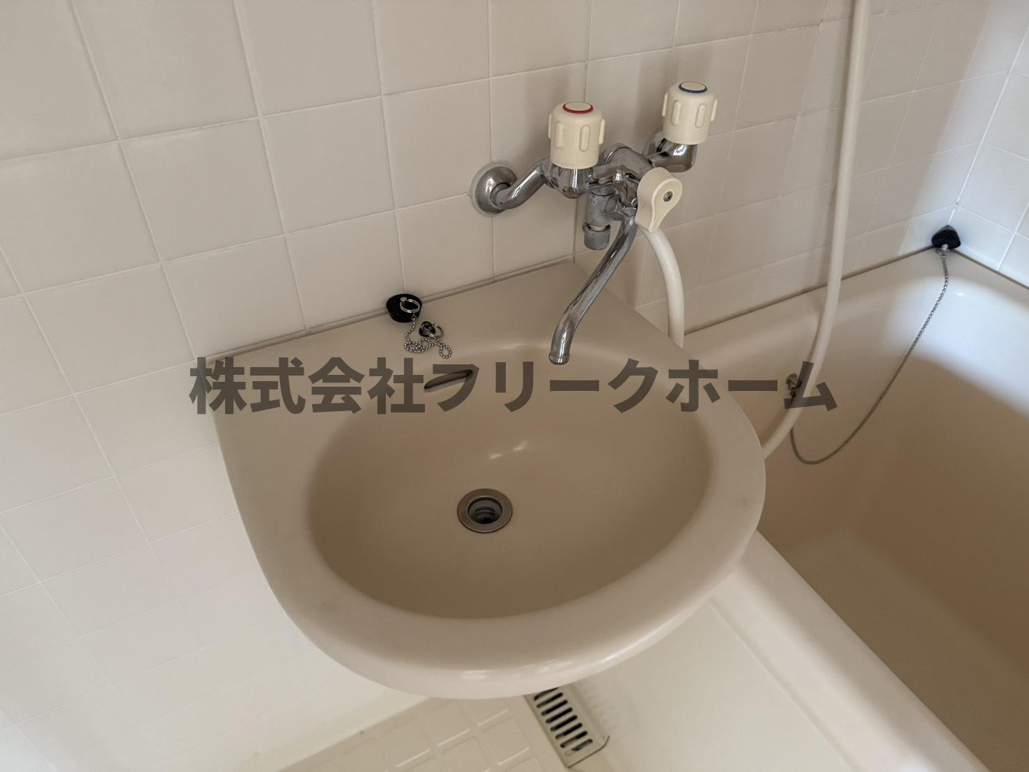 小金井市梶野町２丁目のアパートの洗面所