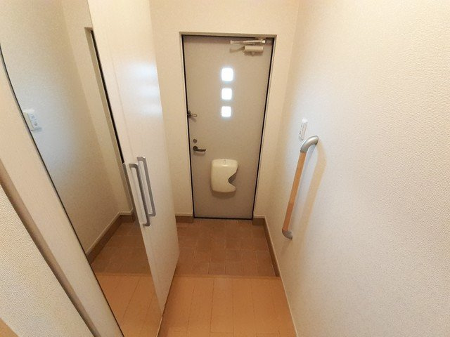 カーサ・ボナールの玄関|明るい玄関です