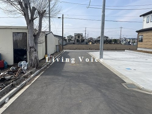 【前面道路含む現地写真】 | 【仲介手数料０円】綾瀬市深谷南1期　新築一戸建て　1号棟　全3棟 | 綾瀬市深谷南1期　新築一戸建て　全3棟