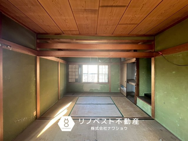 東大阪市近江堂1丁目店舗付住宅の和室|3階和室。
真ん中を襖で仕切ることも可能です◎