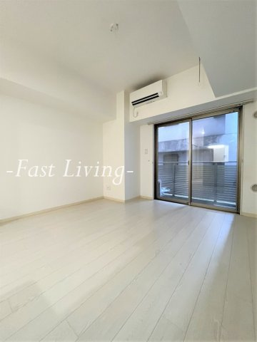 新宿区余丁町の賃貸マンションの居間・リビング