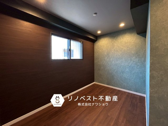 東大阪市本庄１丁目の洋室|1階部分の洋室。
落ち着いた雰囲気でリラックスできそうですね◎