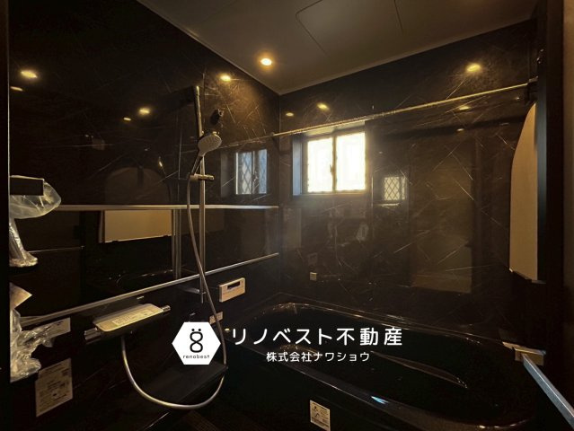 東大阪市本庄１丁目の浴室|おしゃれなブラックの内装が現代的でおしゃれですね◎
追い焚き機能も完備。