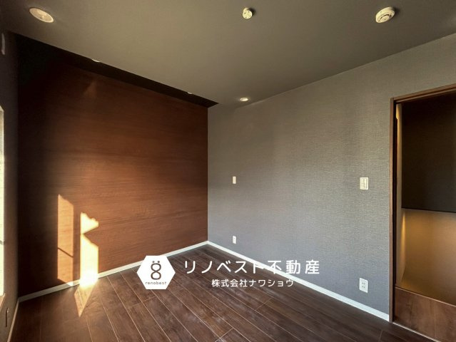 東大阪市本庄１丁目の洋室|バルコニーに面した洋室。
寝室などにおすすめ◎
