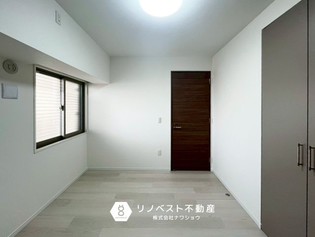 メゾンドール瓢箪山の洋室|約6.0帖の洋室。
長方形で家具のレイアウトがしやすい間取りです♪