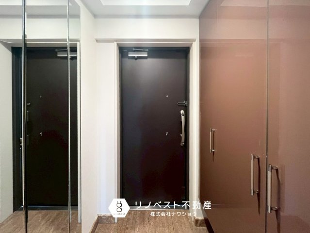 メゾンドール瓢箪山の玄関|【リノベスト不動産】テナント（事業用）物件のご紹介も可能です。事務所移転・新規開業等お気軽にご相談ください♪
