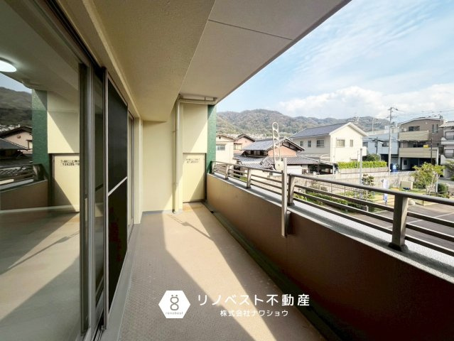 メゾンドール瓢箪山のバルコニー|【リノベスト不動産】テナント（事業用）物件のご紹介も可能です。事務所移転・新規開業等お気軽にご相談ください♪

