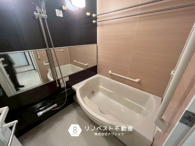 メゾンドール瓢箪山の浴室|浴槽にステップが付いておりますのでお子様にも安全◎
さらに、節水効果もございます♪