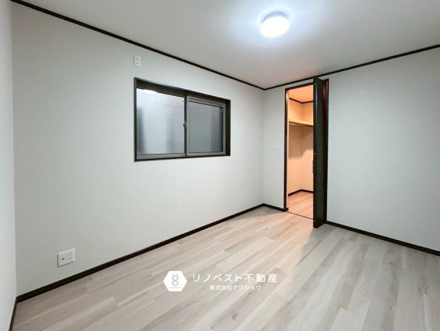 東大阪市古箕輪1丁目の洋室|ウォークインクローゼット付きの洋室です◎シンプルでお好みのレイアウトをお楽しみください♪