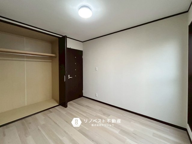 東大阪市古箕輪1丁目の洋室|クローゼット付きの洋室です◎収納家具を減らせてお部屋を広くお使いいただけます♪