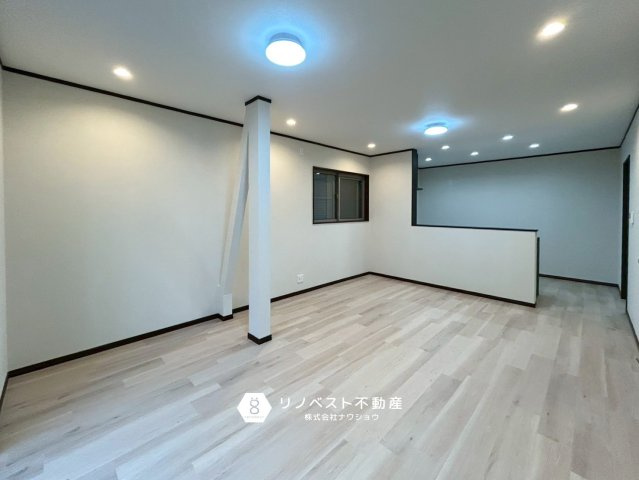 東大阪市古箕輪1丁目の居間・リビング|ダウンライトで空間を広く見せてくれます♪