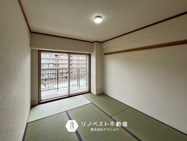小阪パークハイツ弐号棟の和室|約6帖の和室。
食事後の家族団らんの空間としておすすめです◎