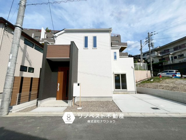 東大阪市第9日下町の外観|2026年4月完成の新築戸建て！
ファミリーに嬉しい駐車スペース2台分完備♪
