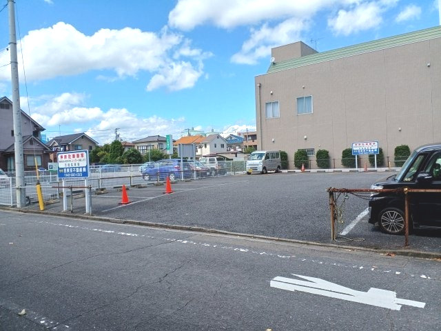 秋川駅前パーキングの外観