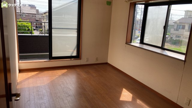 越谷市下間久里　中古一戸建ての寝室