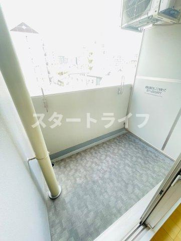 大阪市淀川区東三国４丁目の賃貸マンションのバルコニー