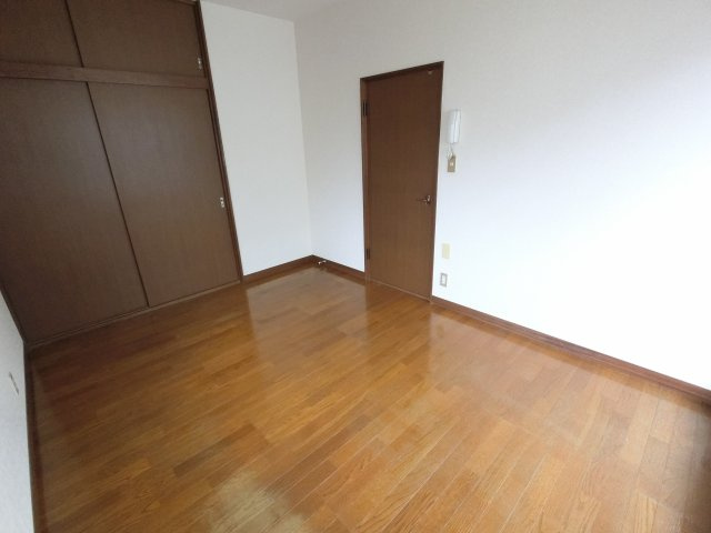 【寝室】
