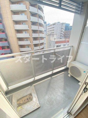 大阪市淀川区宮原１丁目の賃貸マンションのバルコニー