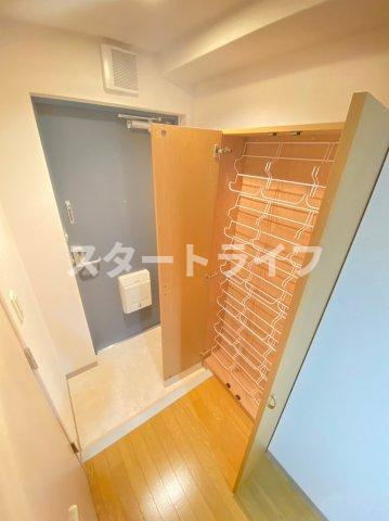 大阪市淀川区宮原１丁目の賃貸マンションの玄関